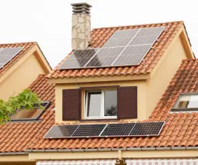 Instalação de painéis solares em residências